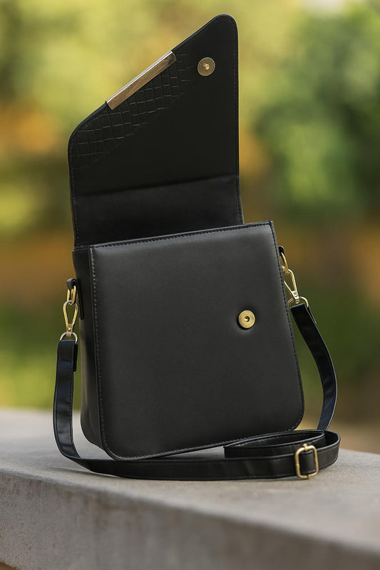 Elegant Two-Tone Crossbody Bag – Stylish & Beige Faux Leather Purse for Women